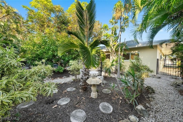 view of yard featuring a gate