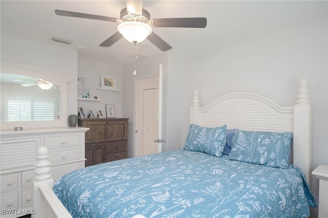 bedroom with ceiling fan