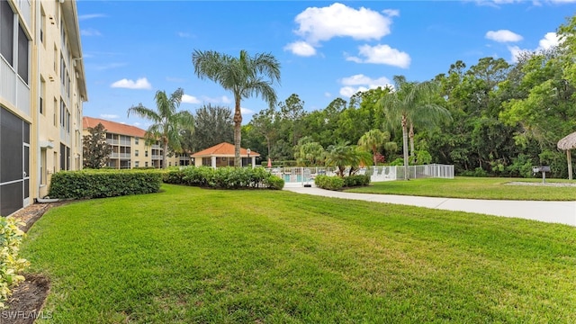 view of yard featuring a swimming pool