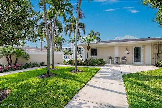 exterior space featuring a front yard