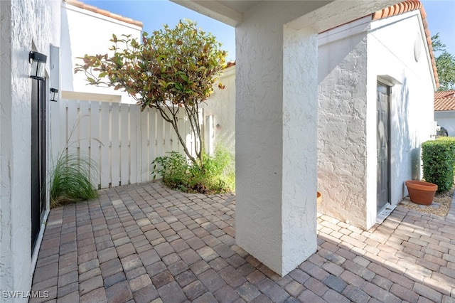 907 Reef Point Cir, Naples, FL 34108 - view of patio / terrace