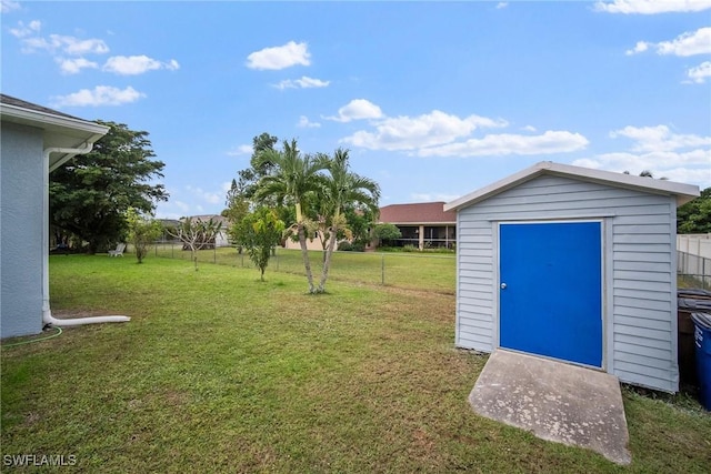 view of yard featuring a storage shed