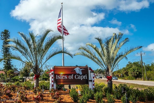 view of community / neighborhood sign