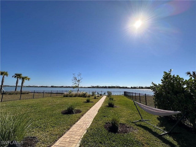 view of yard featuring a water view