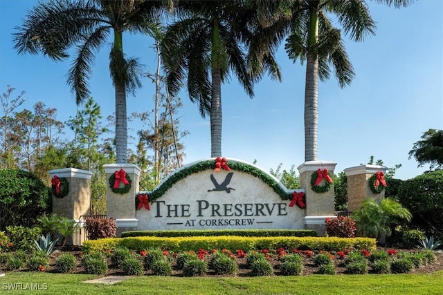 view of community / neighborhood sign