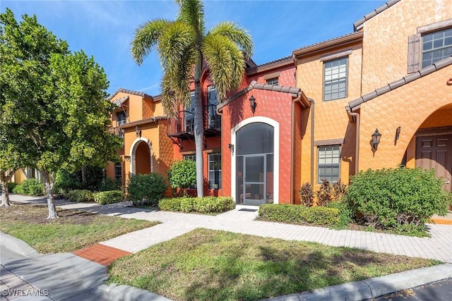 view of mediterranean / spanish-style house