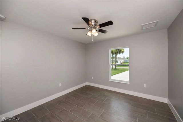 empty room featuring ceiling fan