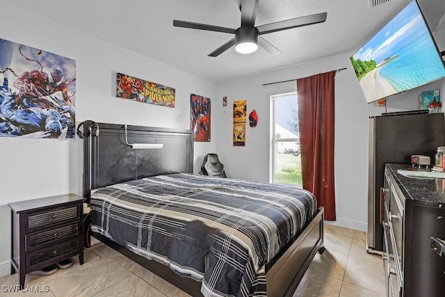 bedroom featuring ceiling fan