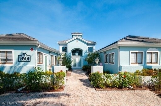 view of front facade featuring french doors