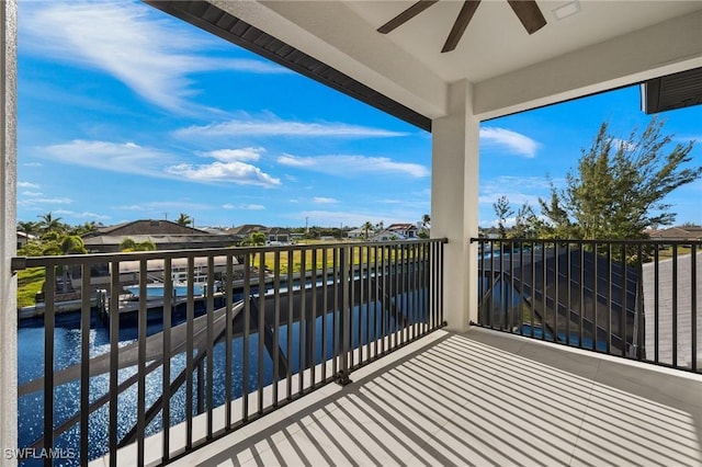 balcony featuring ceiling fan