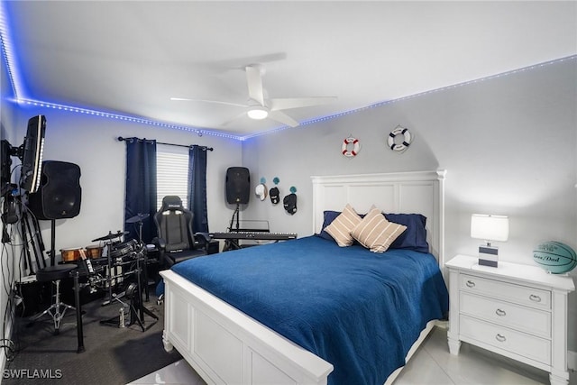 bedroom with a ceiling fan