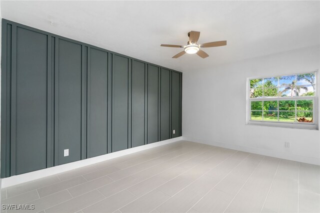 empty room with ceiling fan