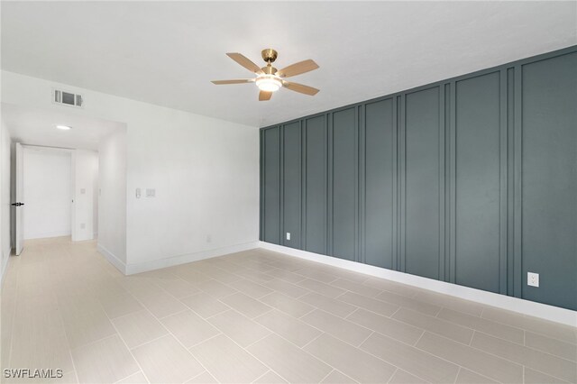 empty room with ceiling fan