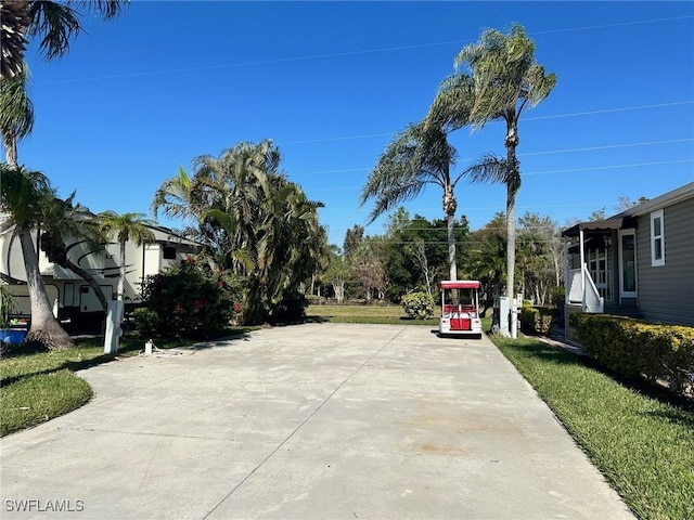 Listing photo 2 for 1623 Diamond Lake Cir, Naples FL 34114