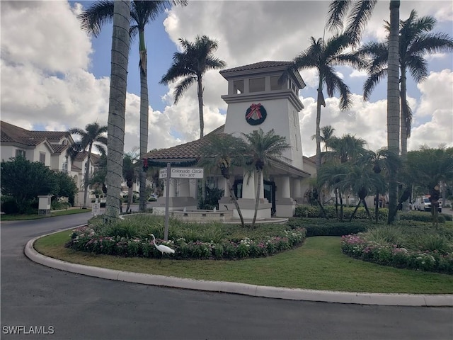 view of front facade