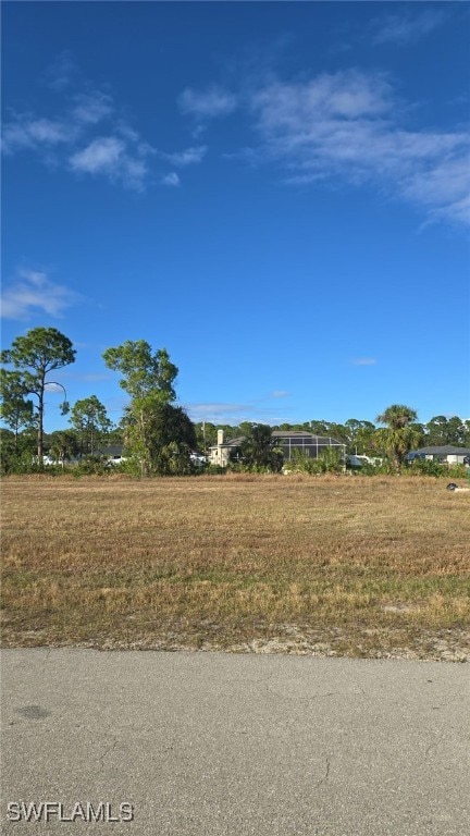 Listing photo 2 for 331 NE 31st St, Cape Coral FL 33909