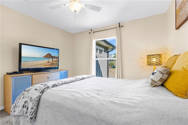 bedroom with ceiling fan