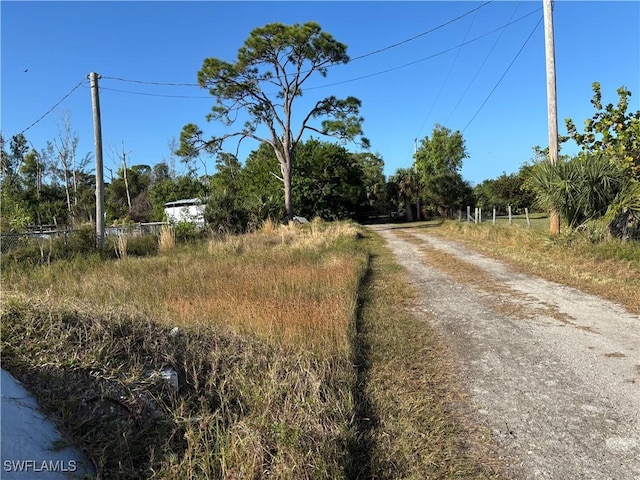 Listing photo 3 for 14801 Stringfellow Rd, Bokeelia FL 33922