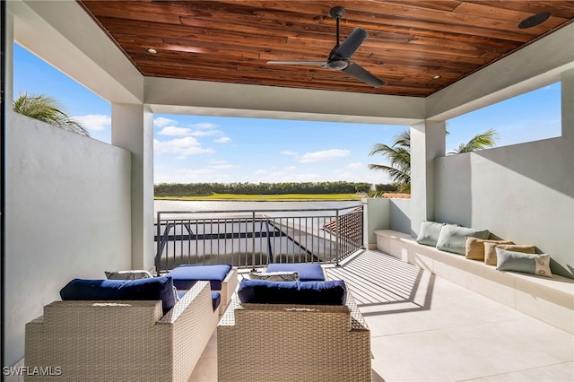 balcony featuring ceiling fan