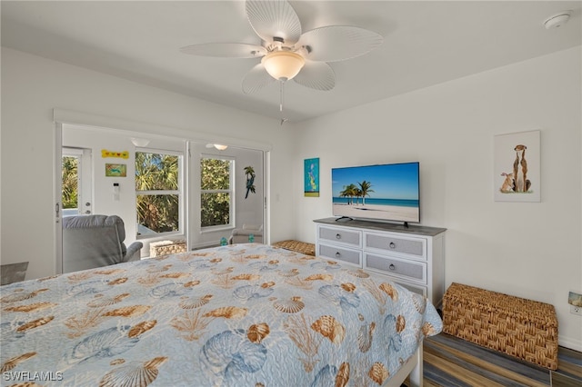 bedroom with ceiling fan