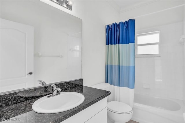 full bathroom featuring vanity, toilet, and shower / bath combo