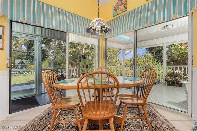 sunroom featuring a healthy amount of sunlight