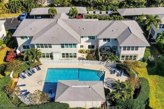 view of swimming pool