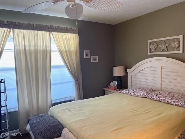 bedroom with a ceiling fan