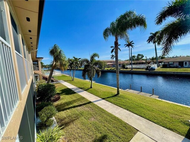 view of yard featuring a water view