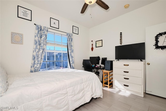 bedroom featuring ceiling fan