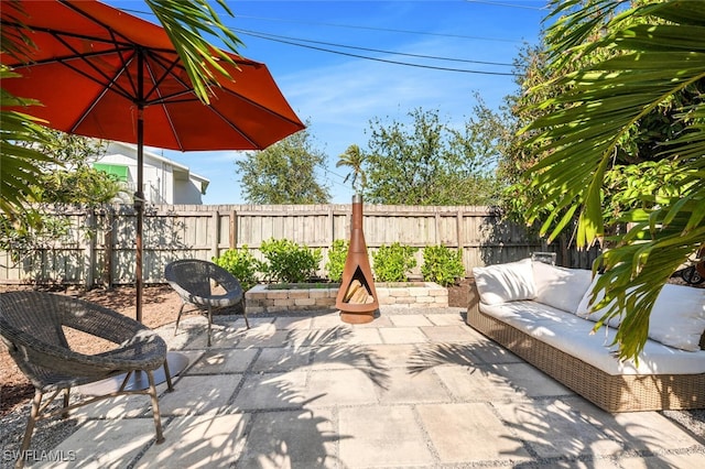 view of patio with outdoor lounge area