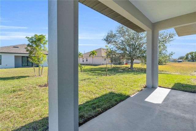 view of yard featuring a patio area