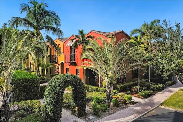 view of mediterranean / spanish-style home