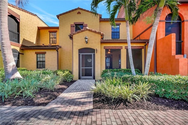 view of mediterranean / spanish-style home