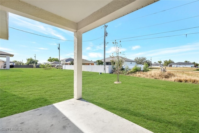 view of yard featuring a patio