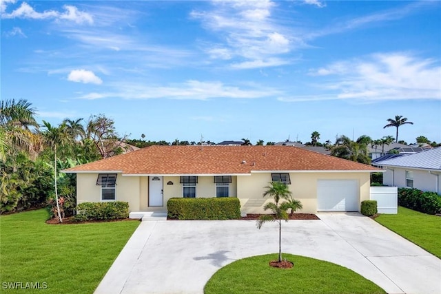 ranch-style house featuring a front yard