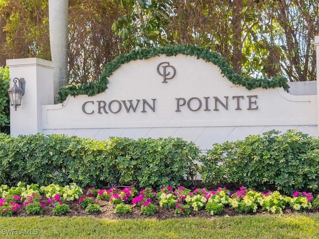 view of community / neighborhood sign