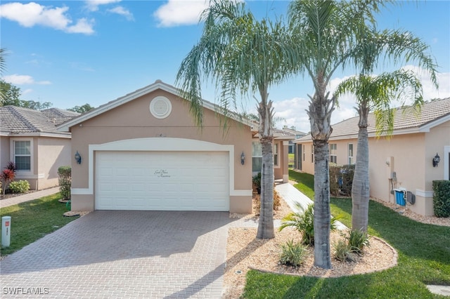 Listing photo 3 for 10498 Spruce Pine Ct, Fort Myers FL 33913