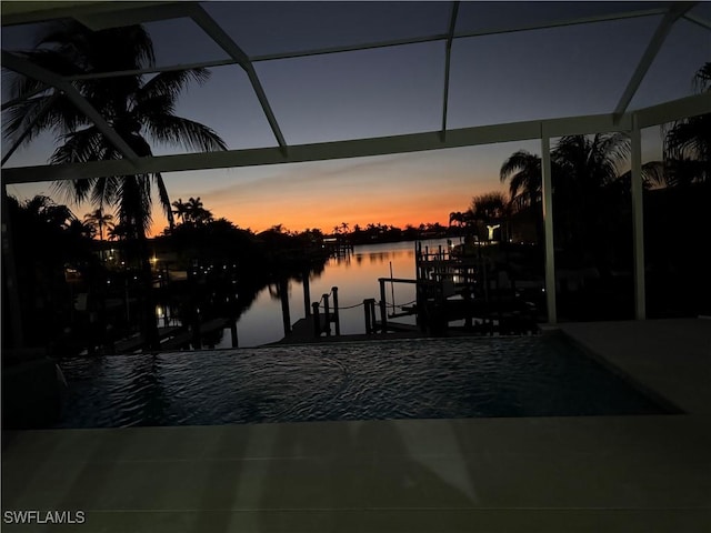 water view with a boat dock and boat lift