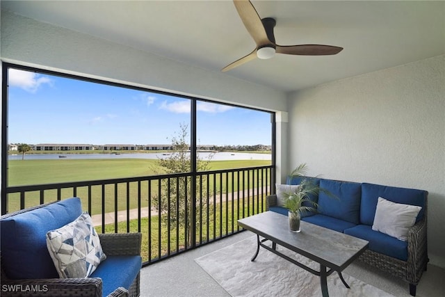 sunroom / solarium with ceiling fan