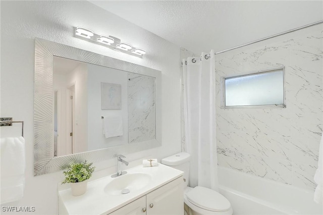 full bathroom with a textured ceiling, vanity, shower / bath combo, and toilet