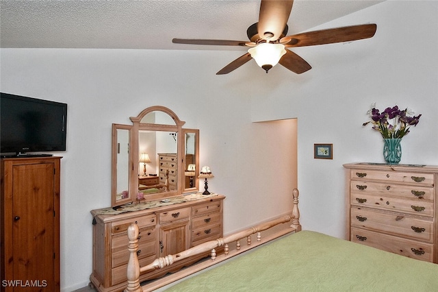 102 Mcgregor Park Cir Unit 102, Fort Myers, FL 33908 - bedroom with a ceiling fan