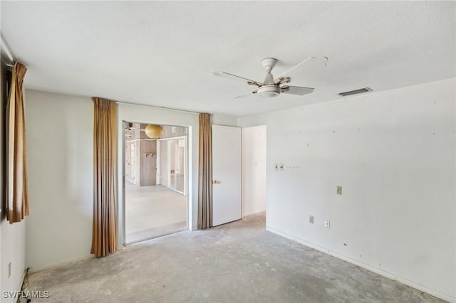 empty room with ceiling fan