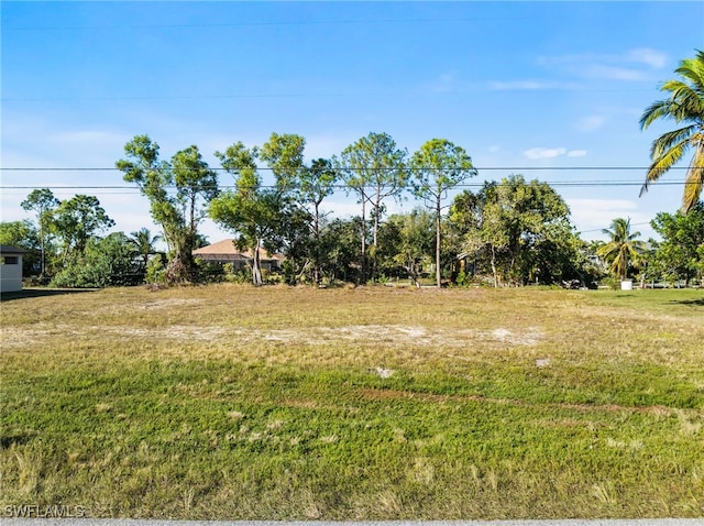 Listing photo 3 for 1114 SW 8th Pl, Cape Coral FL 33991