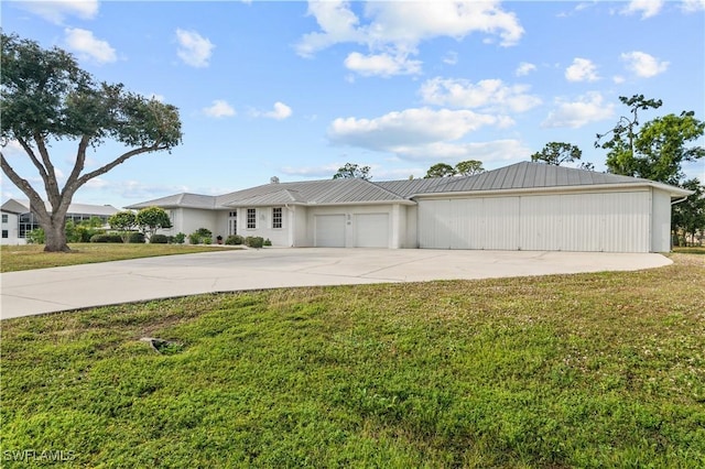 single story home featuring a front yard