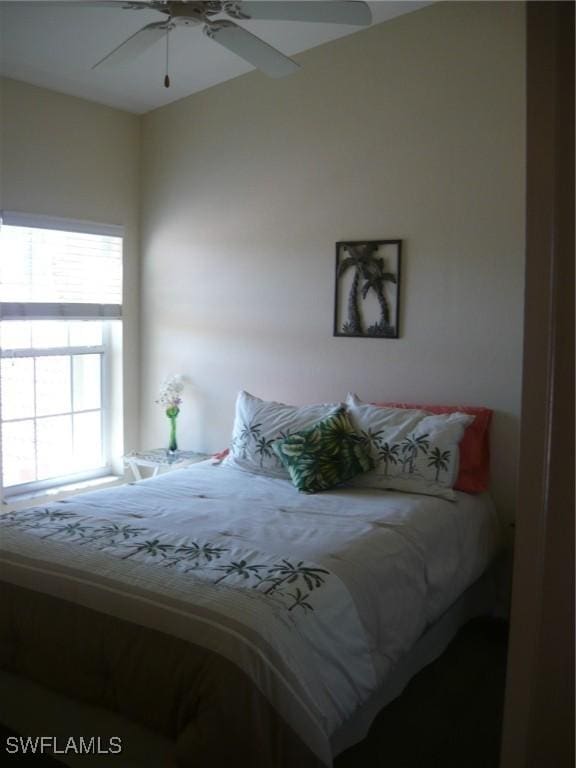 bedroom with ceiling fan