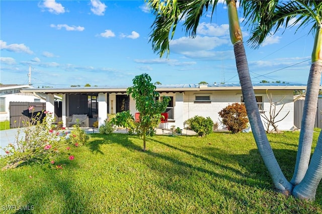 view of front of property with a front yard