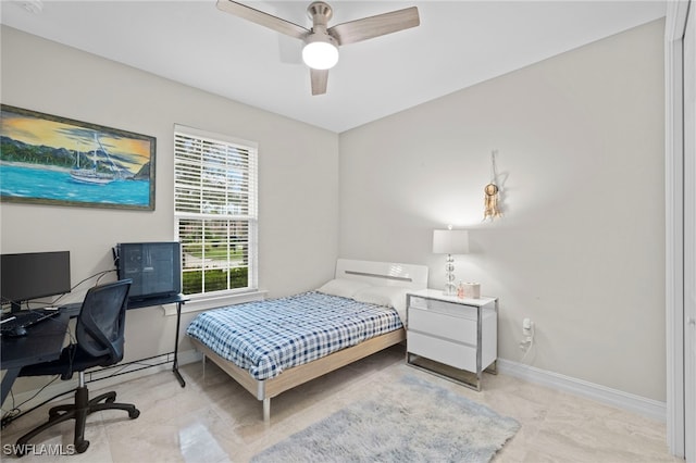 bedroom with ceiling fan