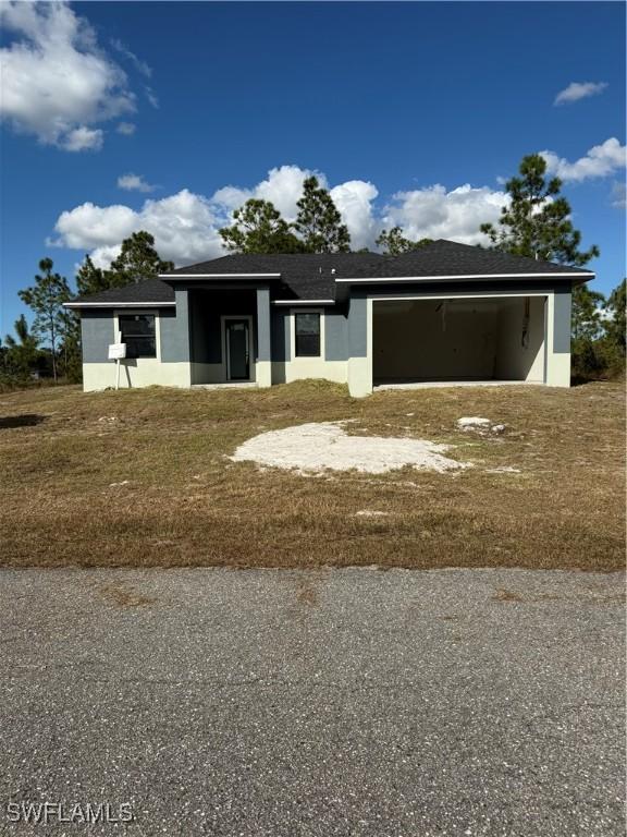 view of front facade with a garage