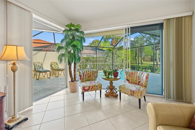 sunroom / solarium with vaulted ceiling